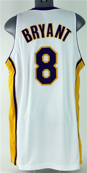 2004-05 Kobe Bryant Los Angeles Lakers Alternate Jersey (MEARS A5)