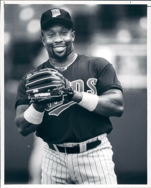 1990 Kirby Puckett Minnesota Twins "The Sporting News Collection Archives" Original Type 1 8"x10" Photos - Lot of 2 - (Sporting News Collection Hologram/MEARS Type 1 Photo LOA)