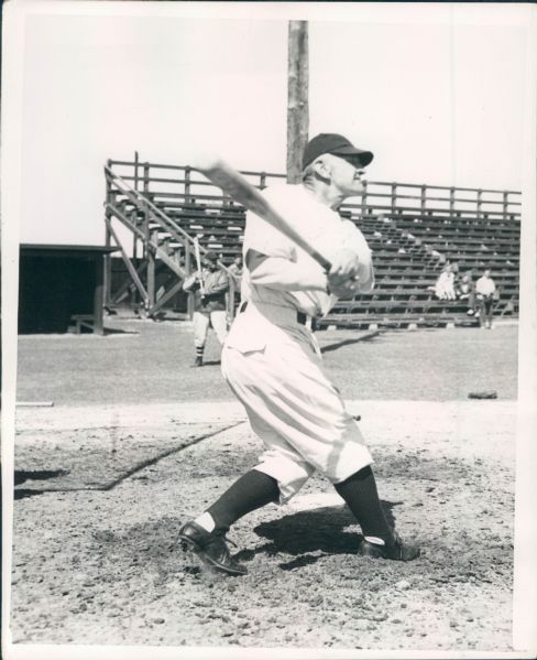 1942 Casey Stengel Boston Braves "The Sporting News Collection Archives" Original Type 1 8"x10" Photo (Sporting News Collection Hologram/MEARS Type 1 Photo LOA)