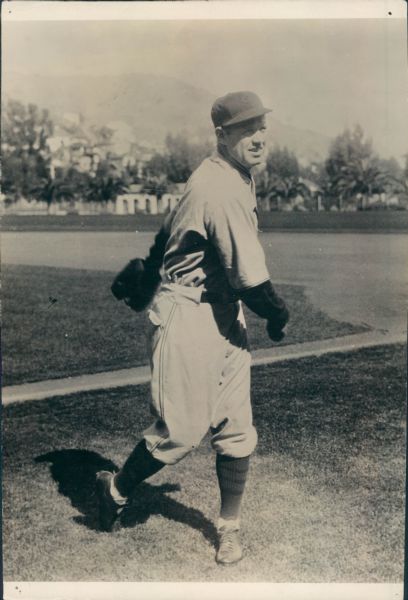 1932-33 Burleigh Grimes Chicago Cubs "The Sporting News Collection Archives" Original Type 1 7" x 10" Photo (Sporting News Collection Hologram/MEARS Type 1 Photo LOA)