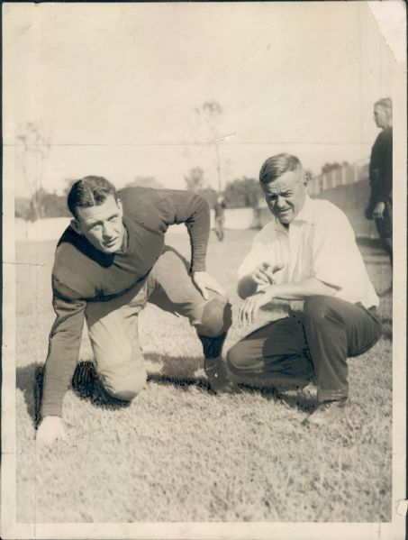 1937 Red Grange Chicago Bears "Chicago Sun-Times" Original Type 1 6 1/2" x 9" Photo (Sun Times Hologram/MEARS Type 1 Photo LOA)