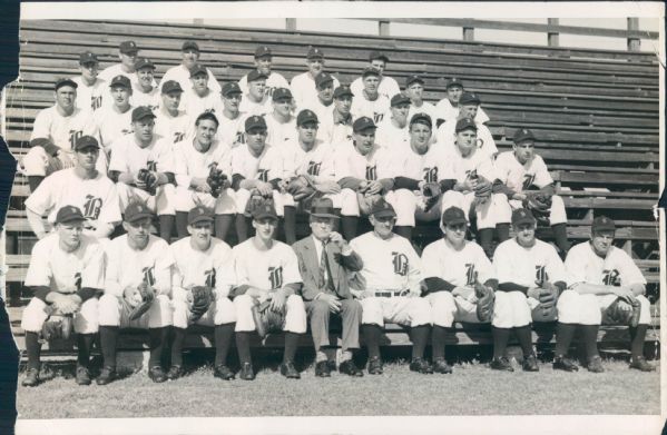 1942 Boston Braves "The Sporting News Collection Archives" Original Type 1 8"x10" Photo (Sporting News Collection Hologram/MEARS Type 1 Photo LOA)