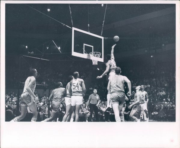 1959-61 circa Wilt Chamberlain Philadelphia Warriors Original Type 1 8" x 10" Photo SPORT Magazine Collection (MEARS Type 1 Photo LOA)