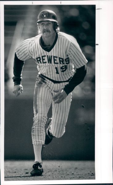 1989 Robin Yount Milwaukee Brewers "The Sporting News Collection Archives" Original Type 1 6" x 10" Photo (Sporting News Collection Hologram/MEARS Type 1 Photo LOA)