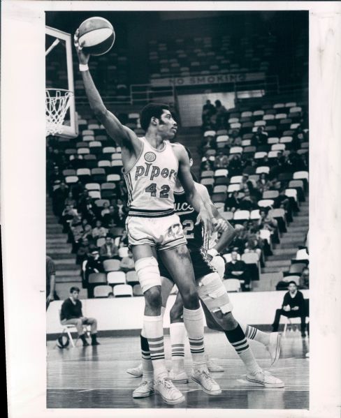 1968 ABA Connie Hawkins Pittsburgh Pipers "The Sporting News Collection Archives" Original Type 1 8" x 10" Photo (Sporting News Collection Hologram/MEARS Type 1 Photo LOA) w/Acetate Negative