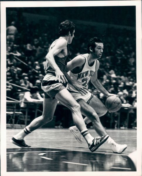 1967-77 Bill Bradley New York Knicks Original Type 1 8" x 10" Photo SPORT Magazine Collection (MEARS Type 1 Photo LOA)