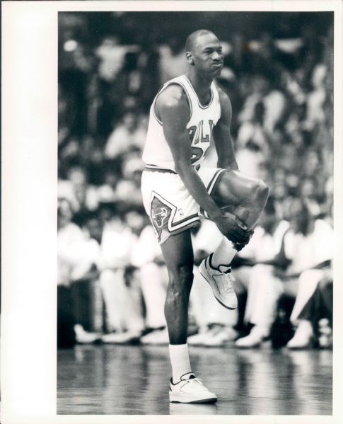 1987 Michael Jordan Chicago Bulls "Chicago Sun-Times" Original Type 1 8" x 10" Photo (Sun Times Hologram/MEARS Type 1 Photo LOA)