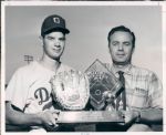 1951-80 Rawlings Gold Glove The Sporting News Collection Archives Original Type 1 8 x 10 Photo (Sporting News Collection Hologram/MEARS Type 1 Photo LOA) - Lot of 6