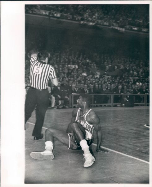 1957-59 Oscar Robertson Cincinnati Bearcats Original Type 1 8" x 10" Photo SPORT Magazine Collection Hologram (MEARS Type 1 Photo LOA)