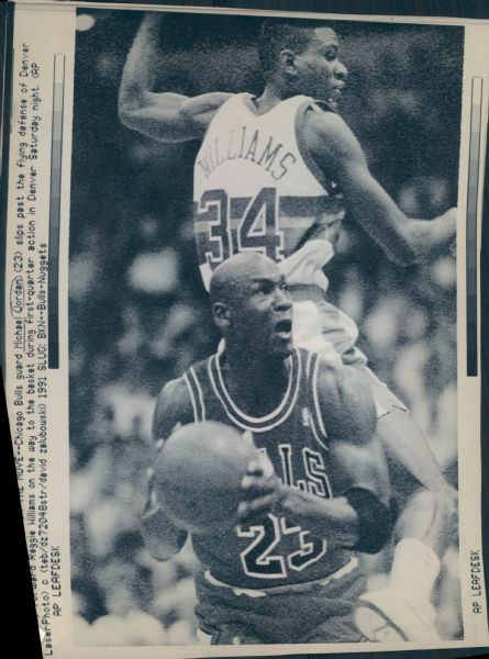 1988-92 Michael Jordan Chicago Bulls "Chicago Sun-Times" Original Type 1 Laser Photo - Lot of 12 (Sun Times Hologram/MEARS Type 1 Photo LOA)