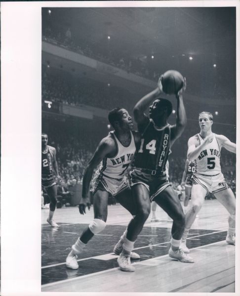 1960-70 Oscar Robertson Cincinnati Royals Original Type 1 8" x 10" Photo SPORT Magazine Collection Hologram (MEARS Type 1 Photo LOA)