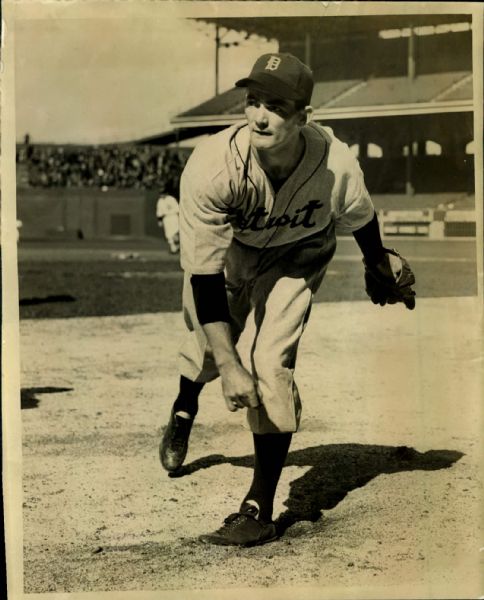 1938 Vernon Kennedy Detroit Tigers "The Sporting News Collection Archives" Original Type 1 8" x 10" Photo (Sporting News Collection Hologram/MEARS Type 1 Photo LOA)