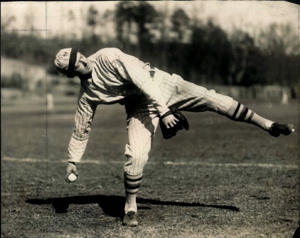 1928 Larry Benton New York Giants "The Sporting News Collection Archives" Original Type 1 8" x 10" Photo (Sporting News Collection Hologram/MEARS Type 1 Photo LOA)