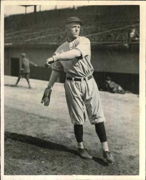 1917 Dutch Ruether Chicago Cubs "The Sporting News Collection Archives" Original Type 1 8" x 10" Photo (Sporting News Collection Hologram/MEARS Type 1 Photo LOA)