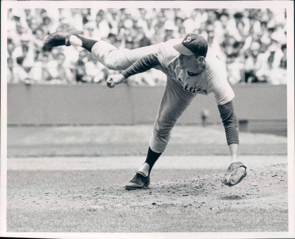 1965-67 Jim Bunning Philadelphia Phillies "The Sporting News Collection" Original Type 1 8" x 10" Photos (Sporting News Collection Hologram/MEARS Type 1 Photo LOA) - Lot of 2 