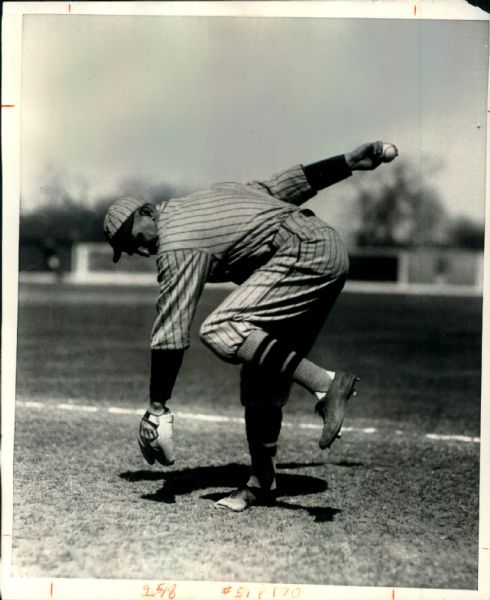 1929 Carl Mays New York Giants "The Sporting News Collection Archives" Original Type 1 8" x 10" Photo (Sporting News Collection Hologram/MEARS Type 1 Photo LOA)