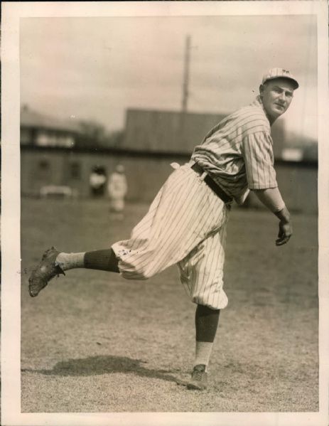 1918-22 circa Fred Toney New York Giants "The Sporting News Collection Archives" Original Type 1 6.5" x 8.5" Photo (Sporting News Collection Hologram/MEARS Type 1 Photo LOA)
