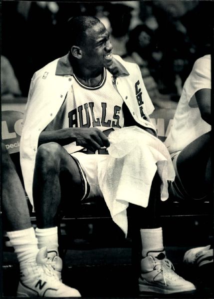 1987 Michael Jordan Chicago Bulls "Chicago Sun-Times" Original Type 1 7" x 9 3/4" Photo (Sun Times Hologram/MEARS Type 1 Photo LOA)
