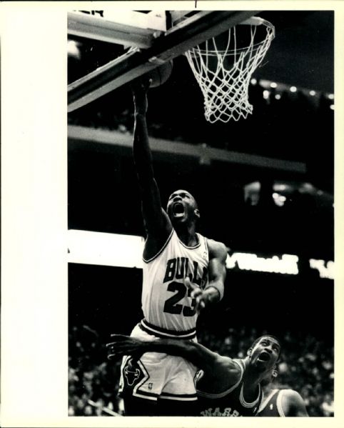 1988 Michael Jordan Chicago Bulls "Chicago Sun-Times" Original Type 1 8" x 10" Photo (Sun Times Hologram/MEARS Type 1 Photo LOA)