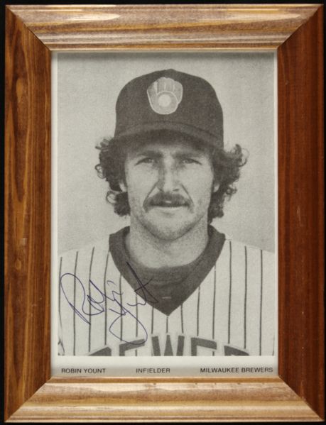 1980s Robin Yount Milwaukee Brewers Signed 5" x 7" Photo - JSA