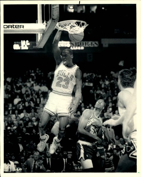 1987 Michael Jordan Chicago Bulls "Chicago Sun-Times" Original Type 1 8" x 10" Photo (Sun Times Hologram/MEARS Type 1 Photo LOA)