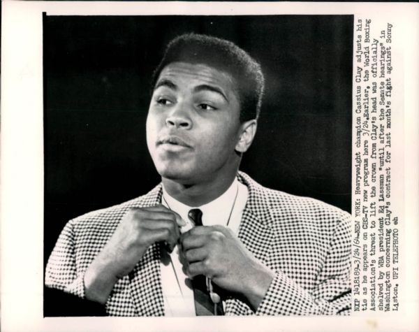 1963-81 Cassius Clay / Muhammad Ali "Chicago Sun-Times" Original Type 1 Photos (Chicago Sun-Times Hologram/MEARS Type 1 Photo LOA) - Lot of 12