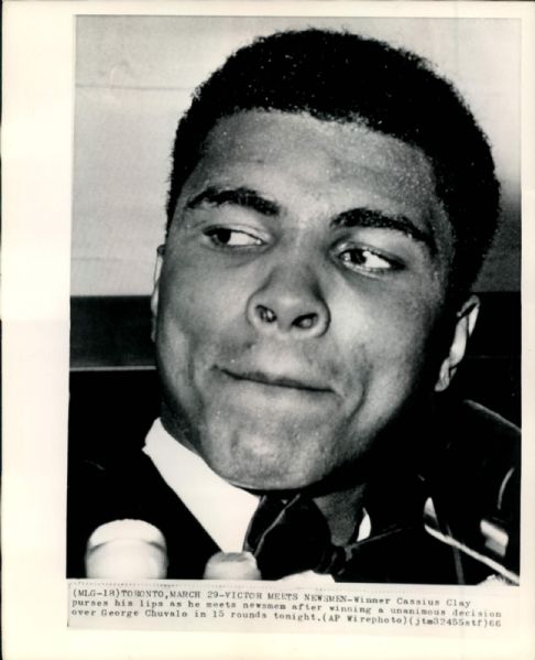 1961-77 Cassius Clay / Muhammad Ali "Chicago Sun-Times" Original Type 1 Photo (Chicago Sun-Times Hologram/MEARS Type 1 Photo LOA) - Lot of 12