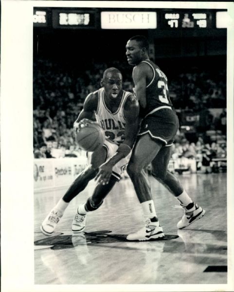 1988 Michael Jordan Chicago Bulls "Chicago Sun-Times" Original Type 1 8" x 10" Photo (Sun Times Hologram/MEARS Type 1 Photo LOA)