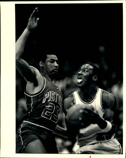 1985 Michael Jordan Chicago Bulls 49 Point Effort "Chicago Sun-Times" Original Type 1 8" x 10" Photo (Sun Times Hologram/MEARS Type 1 Photo LOA)