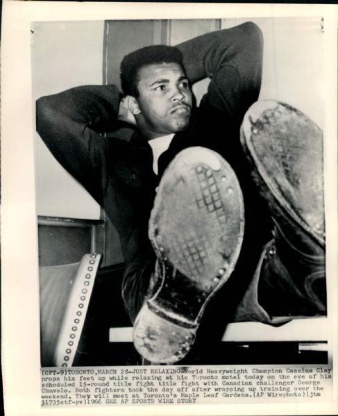 1963-75 Cassius Clay / Muhammad Ali "Chicago Sun-Times" Original Type 1 Photos (Chicago Sun-Times Hologram/MEARS Type 1 Photo LOA) - Lot of 12