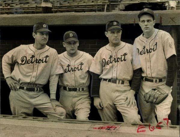 1950s to 1990s Assorted Baseball Photos "Chicago Sun-Times" Original Type 1 Photos (MEARS Type 1 Photo LOA) - Lot of 220