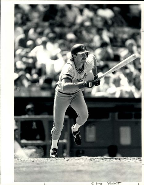 1986-88 Robin Yount Milwaukee Brewers "The Sporting News Collection Archives" Original Type 1 8" x 10" Photo (Sporting News Collection Hologram/MEARS Type 1 Photo LOA) - Lot of 2