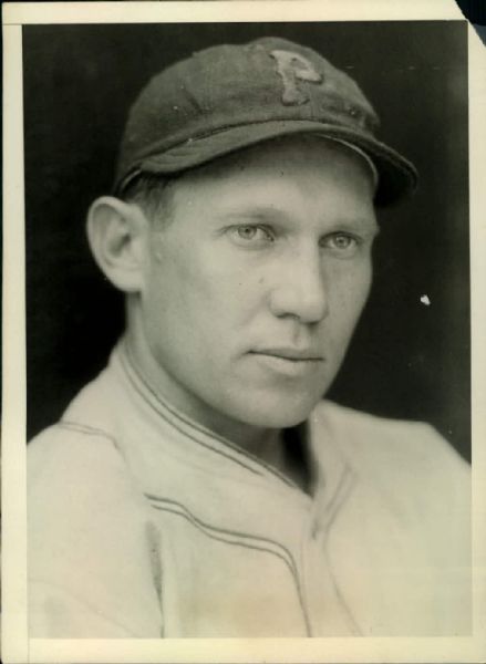 1923-26 circa Eddie Moore Pittsburgh Pirates "The Sporting News Collection Archives" Original Type 1 5" x 7" Photo (Sporting News Collection Hologram/MEARS Type 1 Photo LOA)
