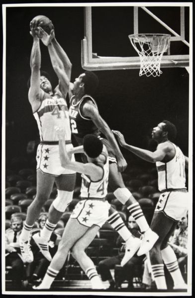 1975 Wes Unseld Washington Bullets "The Sporting News Collection Archives" Original Type 1 8.5" x 13" Choice Jumbo Oversized Photo (TSN Collection Hologram/MEARS Type 1 Photo LOA) 1:1, Unique