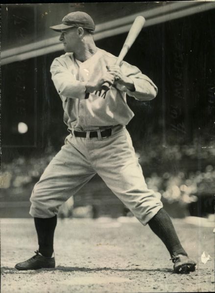 1932 Lou Gehrig New York Yankees "The Sporting News Collection Archives" Original Type 1 6.5" x 9" Photo (Sporting News Collection Hologram/MEARS Type 1 Photo LOA)