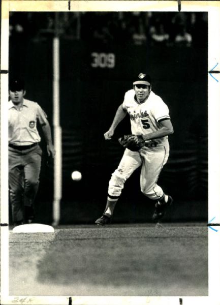 1971 Brooks Robinson Baltimore Orioles "The Sporting News Collection Archives" Original 5" x 7" Photo (Sporting News Collection Hologram/MEARS Photo LOA)