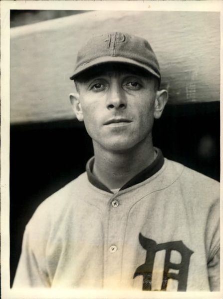 1922 Bonnie Hollingsworth Pittsburgh Pirates Charles Conlon "The Sporting News Collection Archives" Original Type 1 6" x 8" Photo (Sporting News Collection Hologram/MEARS Type 1 Photo LOA)