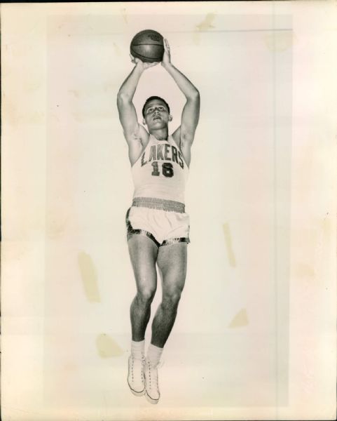 1955-60 circa Dick Garmaker Minneapolis Lakers "The Sporting News Collection Archives" Original Type 1 8" x 10" Photo (Sporting News Collection Hologram/MEARS Type 1 Photo LOA)