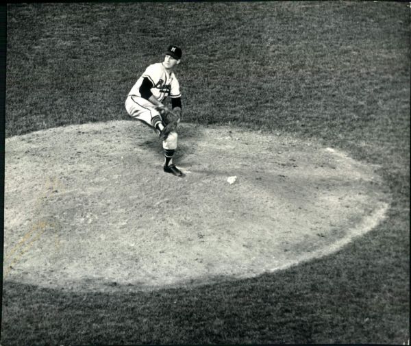 1960 Warren Spahn Milwaukee Braves "The Sporting News Collection Archives" Original 7.25" x 8.75" Photo (Sporting News Collection Hologram/MEARS Photo LOA)