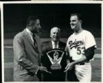 1963 Don Drysdale "The Sporting News Collection Archives" Original 8" x 10" Photo (Sporting News Collection Hologram/MEARS Photo LOA)