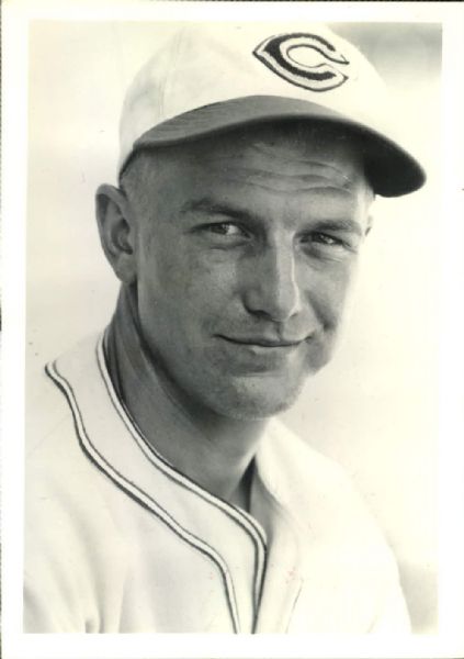 1939 Lloyd "Whitey" Moore Cincinnati Reds "The Sporting News Collection Archives" Original 5" x 7" Photo (Sporting News Collection Hologram/MEARS Photo LOA)