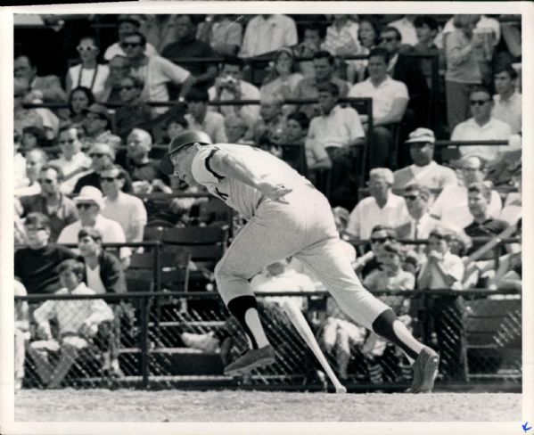 1968 "Heading towards 1st" Mickey Mantle New York Yankees "The Sporting News Collection Archives" Original Type 1 8" x 10" Photo (Sporting News Collection Hologram/MEARS Type 1 Photo LOA)