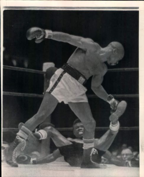 1960-90 circa Boxing "The Sporting News Collection Archives" Original Photo (Sporting News Collection Hologram/MEARS Photo LOA) - Lot of 1300