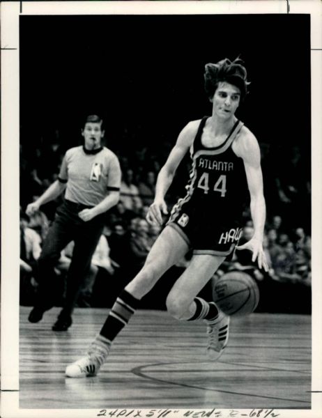 1971 Pete Maravich Atlanta Hawks "The Sporting News Collection Archives" Original 7" x 9.25" Photo (Sporting News Collection Hologram/MEARS Photo LOA)