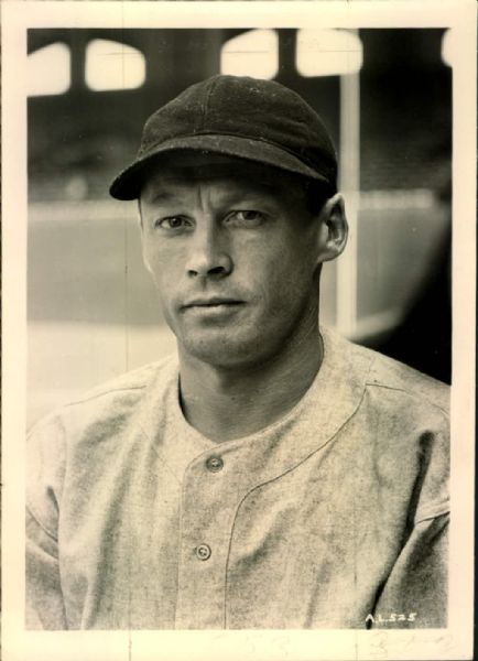 1931-34 circa Dave "Sheriff" Harris Washington Senators "The Sporting News Collection Archives" Original 5" x 7" Photo (Sporting News Collection Hologram/MEARS Photo LOA)