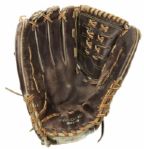 1986-89 Al Holland New York Yankeess - Philadelphia Phillies Game Used Signed Glove w/ Player Letter Used During Fireman of The Year  & World Series Season - JSA (MEARS Auction LOA)