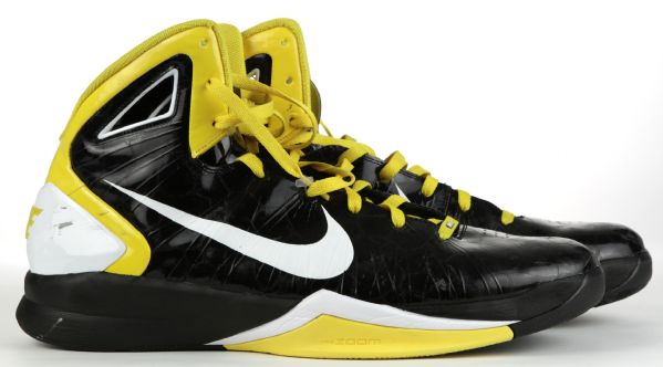 2010-11 Danny Granger Indiana Pacers Game Worn Shoes - MEARS LOO 