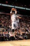 2009-10 Raymond Felton Charlotte Bobcats Signed Game Worn Shoes - MEARS LOO - JSA 