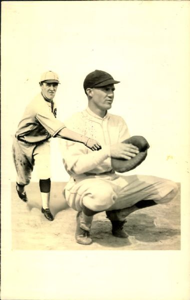 1924-28 circa Ray Kremer Johnny Gooch Pittsburgh Pirates "The Sporting News Collection Archives" Original 5" x 8" Photo (Sporting News Collection Hologram/MEARS Photo LOA)