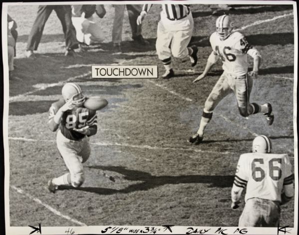 1962 Ray Nitschke Original 11" x 14" Oversized Photo - With Monty Stickles Catching Touchdown